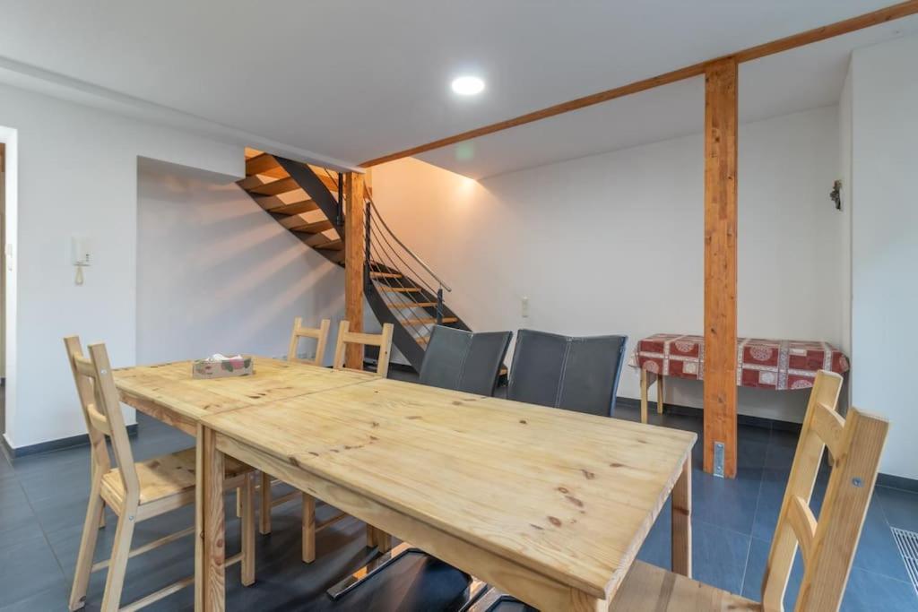 Maisonette-Wohnung Mit 5 Schlafzimmern Wörrstadt Exterior foto