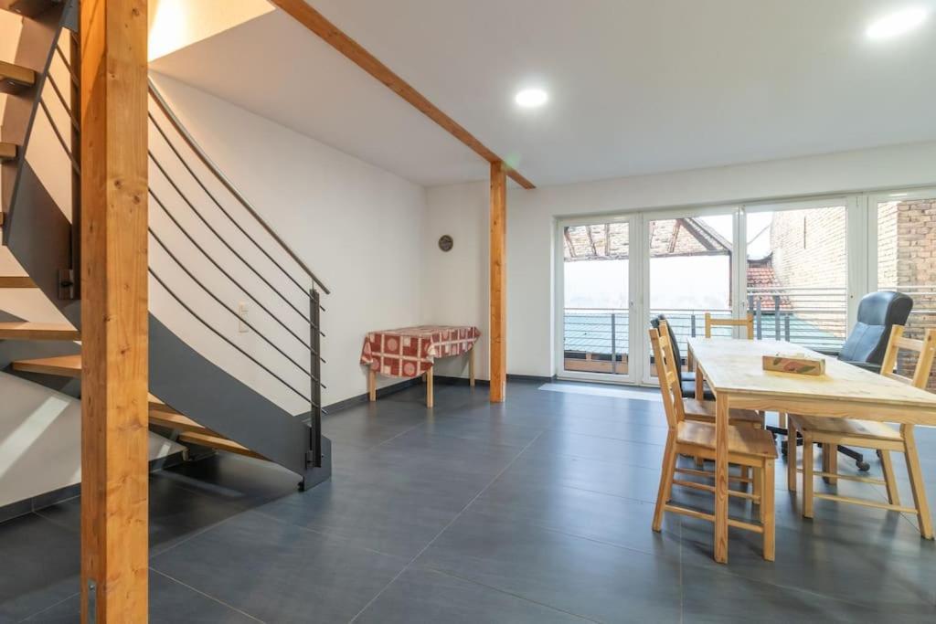 Maisonette-Wohnung Mit 5 Schlafzimmern Wörrstadt Exterior foto